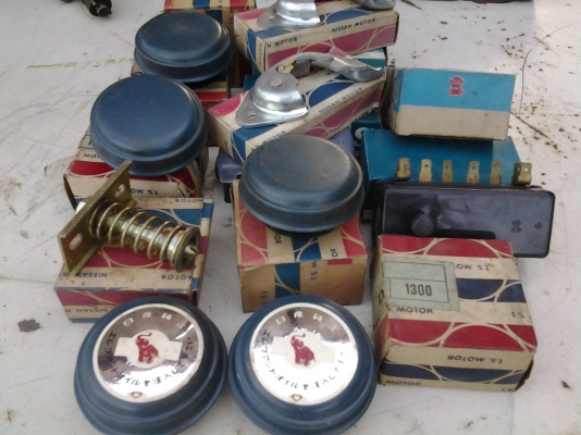 JOECLASSICขายฝาปิดน้ำมันเครื่องรุ่นมีกรองงานเก่าเก็บราคา 350..ที่ล็อคฝากระโปรงงานเก่าเก็บ  200..ราคานี้พร้อมจัดส่งสนใจโทรสอบฤามได้.