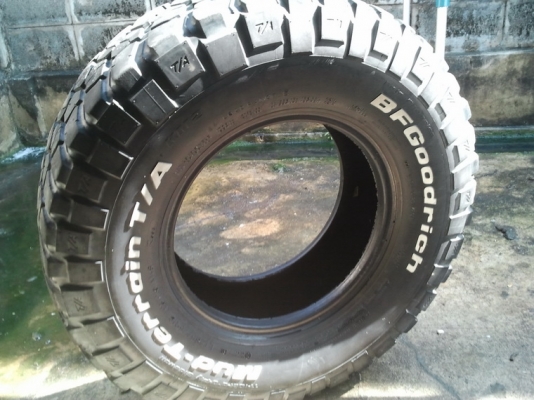 ขายยาง BF MUD KM2 285/75/16ปลายปี09 หมื่นห้าพัน