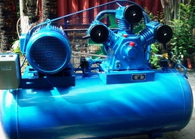 ถังลมมือสอง หัวปั๊ม TA100 มอเตอร์10แรง ไฟ3สาย380V. ถังลม 500 ลิตร T.0858095500