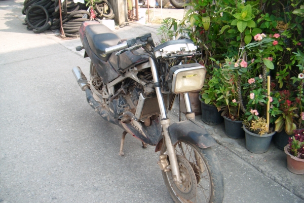 ขาย yamaha new vr150 ทั้งคัน หรือ เป็น ชิ้น ไม่แพง