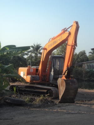 ขายด่วน  HITACHI  EX  120-5   เก่าญี่ปุ่นแท้ ๆๆ  ยังไม่เคยใช้งานในไทย  ใบแทรค 70   เครื่องปั้มดี  ไฟฟ้าครบ