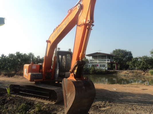 ขายด่วน  HITACHI  EX  120-5   เก่าญี่ปุ่นแท้ ๆๆ  ยังไม่เคยใช้งานในไทย  ใบแทรค 70   เครื่องปั้มดี  ไฟฟ้าครบ