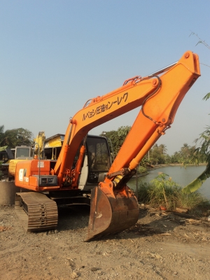 ขายด่วน  HITACHI  EX  120-5   เก่าญี่ปุ่นแท้ ๆๆ  ยังไม่เคยใช้งานในไทย  ใบแทรค 70   เครื่องปั้มดี  ไฟฟ้าครบ