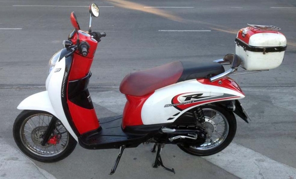 ขออนุญาติขาย HONDA Scoopy-i 110 cc.มือเดียว สีขาวแดง หัวฉีด ขออนุญาติขาย HONDA Scoopy-i 110 cc.มือเดียว สีขาวแดง หัวฉีด