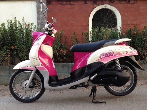 (ขายเเล้วส่งทางไปรษณีย์ไปสุพรรณ)finoสีชมพูขาวปี2555