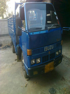 ขายหกล้อรถประกอบ Isuzu NKR เครื่อง 110 แรง กะบะไม่ดั๊มพ์ ทะเบียนพร้อม