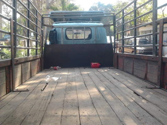 ISUZU NKR 120 HP 4HF1 ปี 42 หัวการ์ตูนสภาพสวยจัด กระบะคอกเหล็กยาว 4.30 เมตรไม่มีผุ เครื่องแน่นแรงดีไม่มีเยิ้ม หัวบางเดิมๆภายในเก๋งคอนโซลอุปกรณ์ครบครัน ช่วงล่างคัชซีสวยไม่มีบวม ยางสภาพเต็มดีพร้อมใช้งาน เอกสารทะเบียนภาษีครบไม่มีขาดพร้อมโอนครับ