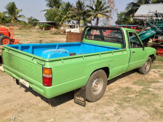 TOYOTA HILUX HERO 2.4D ปี 30 สภาพดีอย่างสวยพร้อมใช้งาน เครื่องแน่นดีไม่เยิ้ม ภายในเก๋งสวยคอนโซลอยู่ครบพร้อม ใส่กระบะเก็บสีสวยๆบางๆมาใหม่เอี่ยม ช่วงล่างคัชซีสวยไม่มีผุ ยางสภาพดีพร้อมใช้งาน เอกสารทะเบียนภาษีครบไม่มีขาดพร้อมโอนครับ