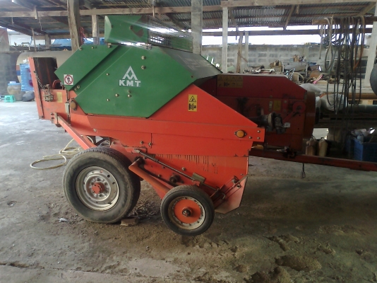 ฝากขายรถไถ ISEKI  tf327 พร้อมเครื่องอัดฟาง พร้อมใช้งาน  สภาพใหม่ ซื้อมามือแรก หาคนขับไม่ได้