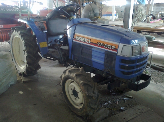 ฝากขายรถไถ ISEKI  tf327 พร้อมเครื่องอัดฟาง พร้อมใช้งาน  สภาพใหม่ ซื้อมามือแรก หาคนขับไม่ได้