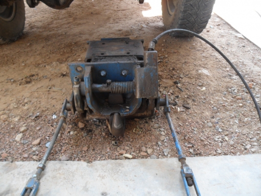 ขาย ชุดตะขอลากท้าย รถไถฟอร์ด เก่านอก มาทั้งชุดน๊อตครบ 7,000บาท