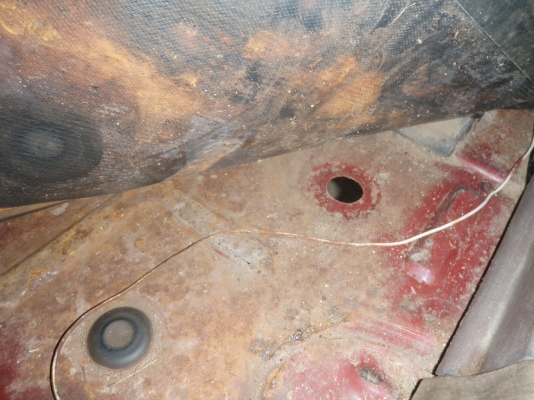 mazda 1300 + LPG แต่งแวน ครับ mazda 1300 + LPG แต่งแวน ครับ