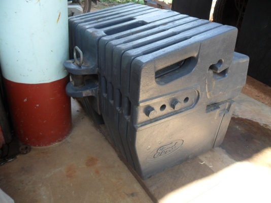 ขาย เวทถ่วงหน้ารถไถ ฟอร์ดทุกรุ่น 10S, NEW HOLLAND 40 TS TM TDทุกรุ่น ราคา20,000-35,000บาท.