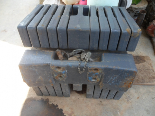 ขาย เวทถ่วงหน้ารถไถ ฟอร์ดทุกรุ่น 10S, NEW HOLLAND 40 TS TM TDทุกรุ่น ราคา20,000-35,000บาท.