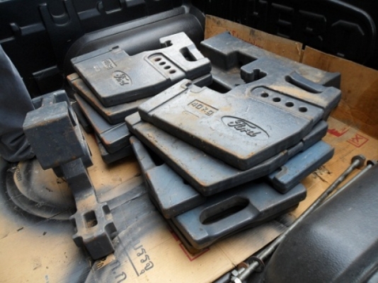 ขาย เวทถ่วงหน้ารถไถ ฟอร์ดทุกรุ่น 10S, NEW HOLLAND 40 TS TM TDทุกรุ่น ราคา20,000-35,000บาท.