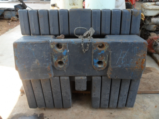 ขาย เวทถ่วงหน้ารถไถ ฟอร์ดทุกรุ่น 10S, NEW HOLLAND 40 TS TM TDทุกรุ่น ราคา20,000-35,000บาท.