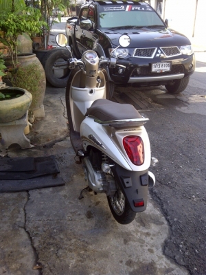 ขาย Honda Scoopy i ขาว-น้ำตาล วิ่งน้อย 24500 บาท ลดได้ ขาย Honda Scoopy i ขาว-น้ำตาล วิ่งน้อย 24500 บาท ลดได้
