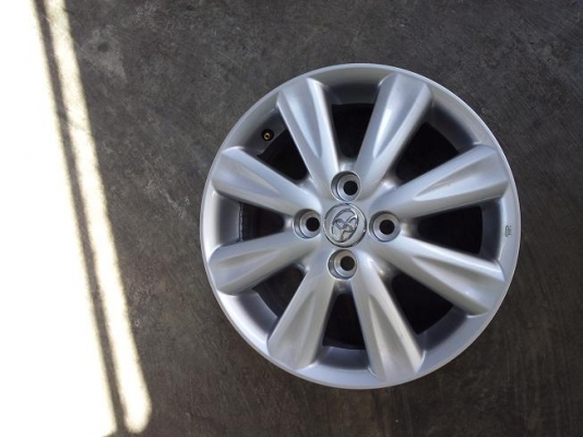 แม็กซ์ Toyota New Yaris ขอบ 15 สภาพใหม่ป้ายแดง แม็กซ์ Toyota New Yaris ขอบ 15 สภาพใหม่ป้ายแดง