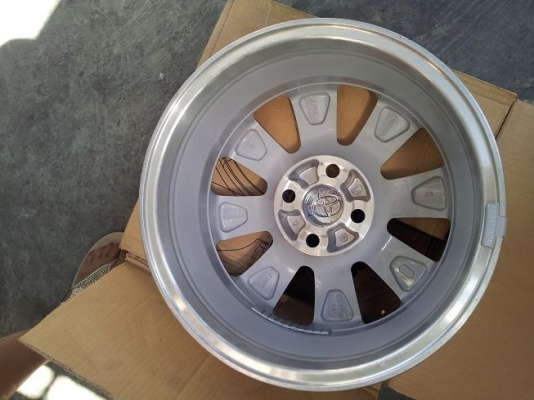 แม็กซ์ Toyota New Yaris ขอบ 15 สภาพใหม่ป้ายแดง แม็กซ์ Toyota New Yaris ขอบ 15 สภาพใหม่ป้ายแดง