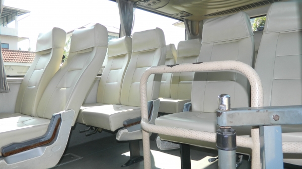 ขายรถบัสแอร์  18  ที่นั่ง