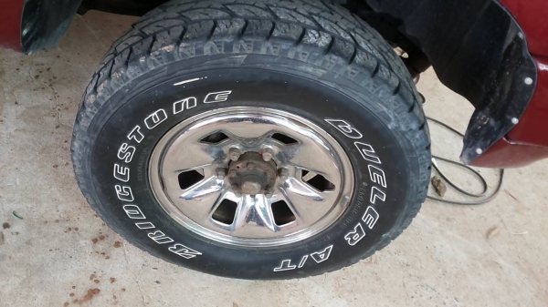 ***ขายแล้วครับขอบคุณ Truck2hand ขายกระบะโฟร์วิล TOYOTA LN111 4WD 2.8 3L LNB109 ประกอบนอก ปี38/95 เครื่องเดิมเกียร์เดิม เกียร์โฟร์ใช้งานปกติ แรง แน่น ลุย ช่วงล่างปึ๊ก คานหน้าปีกนก คัสซีสวยไม่มีผุ พื้นปูกระบะ ล้อแม็ก สวยยางสวยเต็ม ไม่เคยชนหนัก ภานในเก๋งดี ค