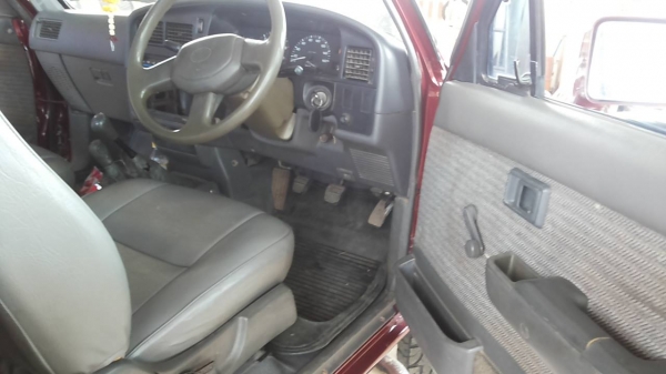 ***ขายแล้วครับขอบคุณ Truck2hand ขายกระบะโฟร์วิล TOYOTA LN111 4WD 2.8 3L LNB109 ประกอบนอก ปี38/95 เครื่องเดิมเกียร์เดิม เกียร์โฟร์ใช้งานปกติ แรง แน่น ลุย ช่วงล่างปึ๊ก คานหน้าปีกนก คัสซีสวยไม่มีผุ พื้นปูกระบะ ล้อแม็ก สวยยางสวยเต็ม ไม่เคยชนหนัก ภานในเก๋งดี ค