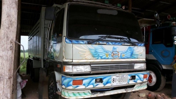 ***ขายแล้วครับขอบคุณ Truck2hand ขาย10ล้อ2เพลาดั้มราคาเบาๆ HINO FM3MNLD วางเครื่อง EM100-220HP(ลงเล่ม) เกียร์อีตั้น เครื่องแน่น เสียงนิ่ม แรงดี เกียร์ดีไม่มีหลุด ช่วงล่าง2เพลาเดิม คัสซีดี มีเก็บงานมาแล้ว กระบะดั้มข้างเนียมสภาพดี พื้นดีข้างสวยไม่ผุ หัวเก๋งด ***ขายแล้วครับขอบคุณ Truck2hand ขาย10ล้อ2เพลาดั้มราคาเบาๆ HINO FM3MNLD วางเครื่อง EM100-220HP(ลงเล่ม) เกียร์อีตั้น เครื่องแน่น เสียงนิ่ม แรงดี เกียร์ดีไม่มีหลุด ช่วงล่าง2เพลาเดิม คัสซีดี มีเก็บงานมาแล้ว กระบะดั้มข้างเนียมสภาพดี พื้นดีข้างสวยไม่ผุ หัวเก๋งด