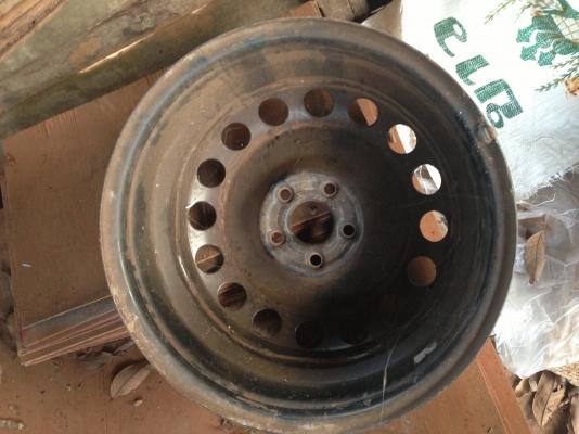 ขายล้อขอบ. 16.  5รู.   4 ล้อ.  ราคา. 1500.  ราคานี้แถมยางให้