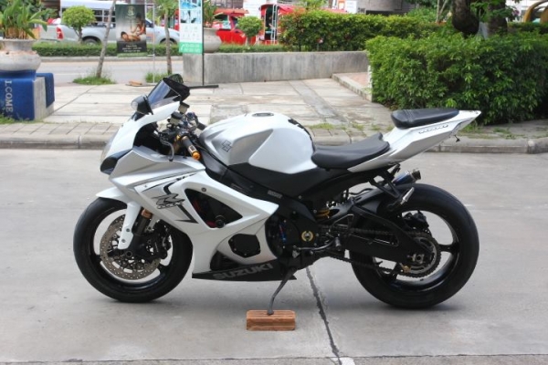 ขาย Suzuki Gsxr 1000 K8 ทะเบียนแท้ 479,000 บาทราคาถูก ๆ ต่อได้ครับ