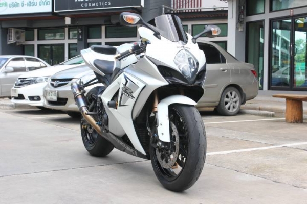 ขาย Suzuki Gsxr 1000 K8 ทะเบียนแท้ 479,000 บาทราคาถูก ๆ ต่อได้ครับ