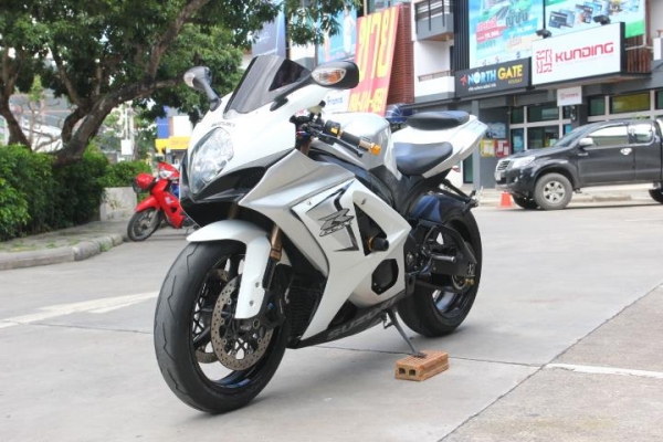 ขาย Suzuki Gsxr 1000 K8 ทะเบียนแท้ 479,000 บาทราคาถูก ๆ ต่อได้ครับ