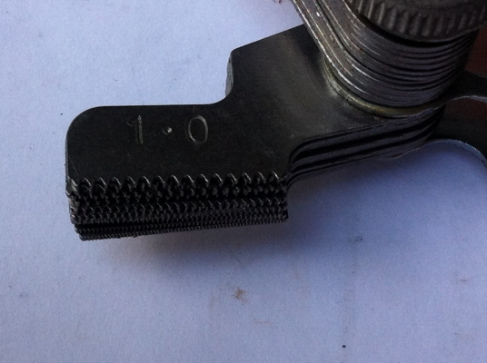 หวีวัดเกลี่ยว APEX วัดได้ทั้ง นิ้วและมิล สภาพใหม่ยังไม่เคยใช้งาน