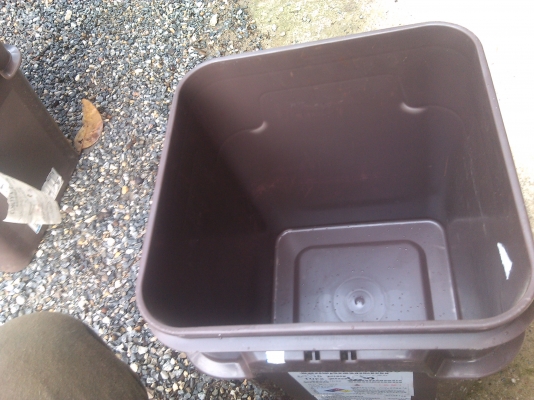 ถังเก็บของมีฝาปิด ใส่ชิ้นงานต่างๆได้ ทำเป็นถังขยะได้ เนื้อพลาสติกอย่างดีจาก ญี่ปุ่น (มี 150 ใบ)