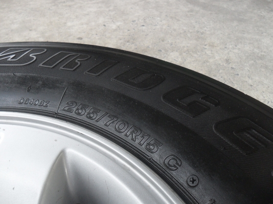 ล้อแม็ก 15นิ้ว 6รู พร้อมยาง 255/70R15ปี08 สวยๆ 4 ล้อ ราคา 6700 บาท ล้อแม็ก 15นิ้ว 6รู พร้อมยาง 255/70R15ปี08 สวยๆ 4 ล้อ ราคา 6700 บาท