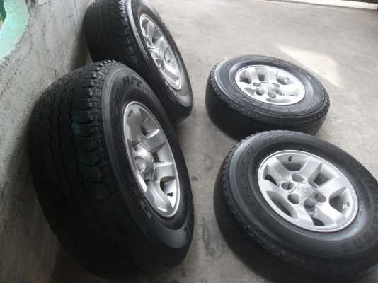 ล้อแม็ก 15นิ้ว 6รู พร้อมยาง 255/70R15ปี08 สวยๆ 4 ล้อ ราคา 6700 บาท ล้อแม็ก 15นิ้ว 6รู พร้อมยาง 255/70R15ปี08 สวยๆ 4 ล้อ ราคา 6700 บาท