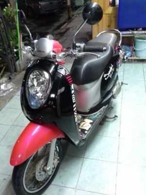 Honda Scoopy i สีชมพู ดำ รถสวยๆ ประหยัดน้ำมัน Honda Scoopy i สีชมพู ดำ รถสวยๆ ประหยัดน้ำมัน