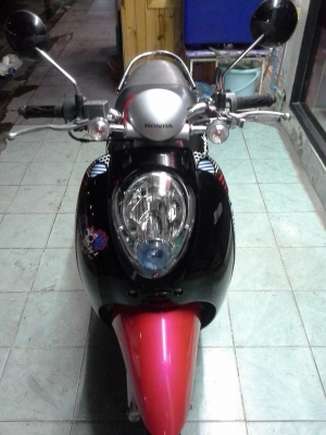 Honda Scoopy i สีชมพู ดำ รถสวยๆ ประหยัดน้ำมัน Honda Scoopy i สีชมพู ดำ รถสวยๆ ประหยัดน้ำมัน