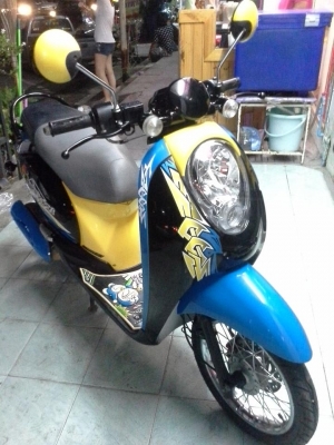 Honda Scoopy -i รถสวยๆ ระบบหัวฉีดประหยัดน้ำมัน ลาย Active Boy