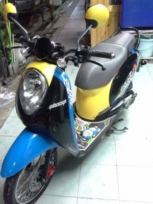 Honda Scoopy -i รถสวยๆ ระบบหัวฉีดประหยัดน้ำมัน ลาย Active Boy Honda Scoopy -i รถสวยๆ ระบบหัวฉีดประหยัดน้ำมัน ลาย Active Boy