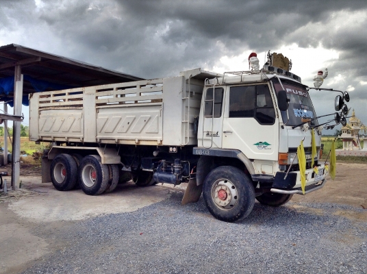 ขายด่วน 10 ล้อ ดั้ม MITSUBISHI FUSO 527M-TD 195 แรง สภาพเดิมๆ พร้อมใช้ ราคาสุดคุ้ม