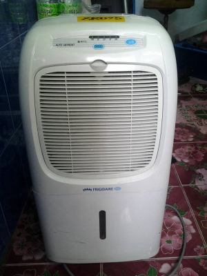 ขายเครื่องลดความชื่นเอาไปโมดิฟายเป็นแอร์เคลื่อนที่.