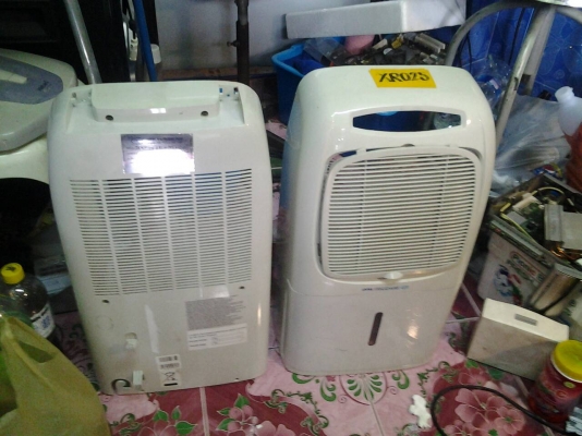 ขายเครื่องลดความชื่นเอาไปโมดิฟายเป็นแอร์เคลื่อนที่. ขายเครื่องลดความชื่นเอาไปโมดิฟายเป็นแอร์เคลื่อนที่.