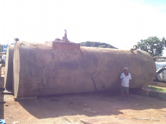 ขายถังเหล็กฝังดิน(ใส่น้ำมัน) ขนาด 30,000 ลิตร สภาพสวย หลายใบ