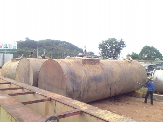 ขายถังเหล็กฝังดิน(ใส่น้ำมัน) ขนาด 30,000 ลิตร สภาพสวย หลายใบ