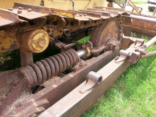 ขายรถแทรกเตอร์ตีนตะขาบ เครื่องD4 สภาพพร้อมใช้งาน สนใจสอบถามรายละเอียดเพิ่มเติมโทร 090-8588220คุณนะ ID:narong498 หรือ www.truck.in.th/498