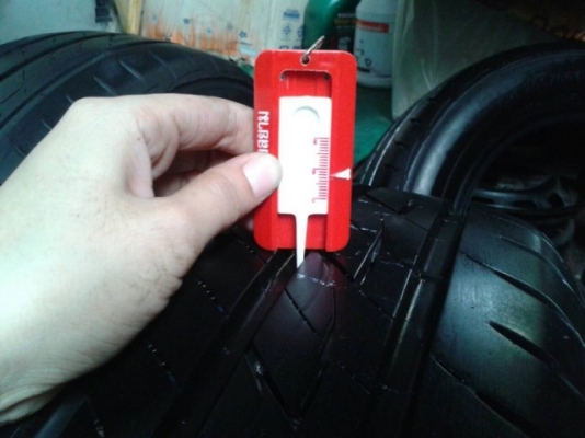 ขายยาง 205 60 16 ปลายปี12 YOKOHAMA ADVAN