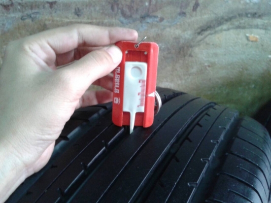 ขายยาง 205 60 16 ปลายปี12 YOKOHAMA ADVAN