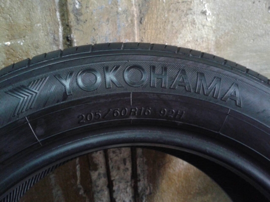 ขายยาง 205 60 16 ปลายปี12 YOKOHAMA ADVAN