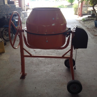 เครื่องผสมคอนกรีต มือ 1 ใช้สำหรับผสมงานปูน งานคอนกรีตทั่วไป มีล้อสำหรับเคลื่อนย้าย