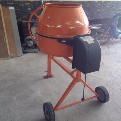 เครื่องผสมคอนกรีต มือ 1 ใช้สำหรับผสมงานปูน งานคอนกรีตทั่วไป มีล้อสำหรับเคลื่อนย้าย